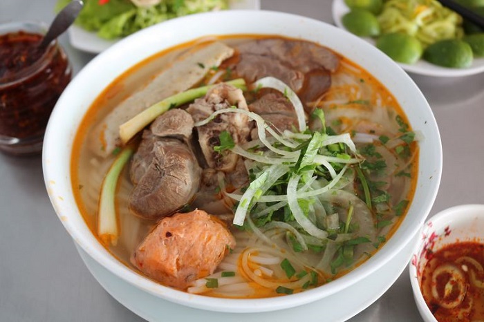 Món ăn nổi tiếng của Việt Nam - Bún bò Huế